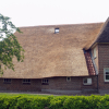 Pannen om het lekwater van het dak daar boven af te voeren